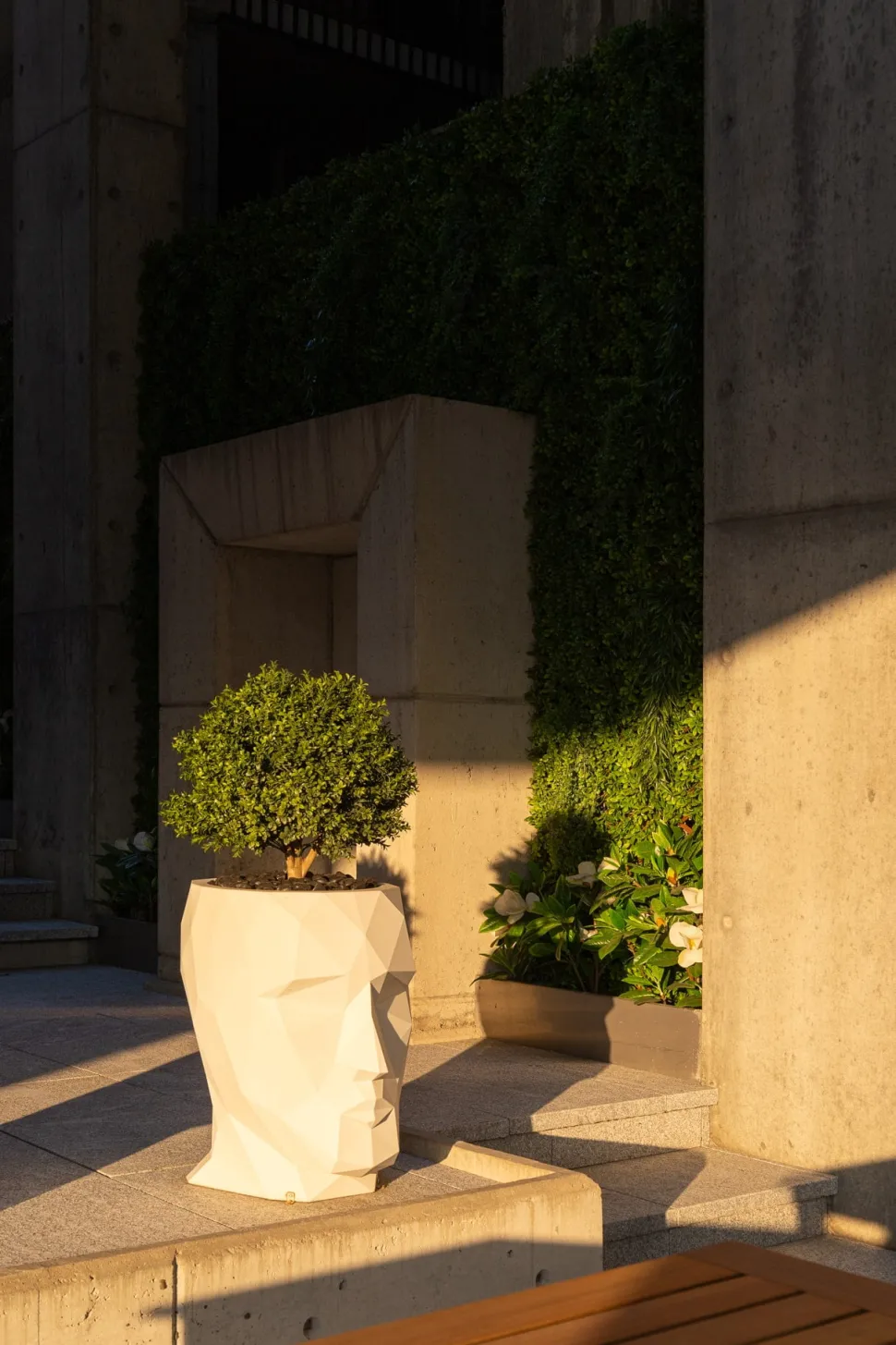 Artificial simple boxwood topiary, 27"