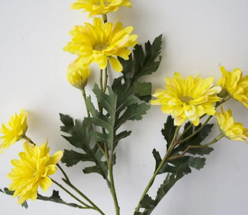 Artificial yellow daisies, 25"