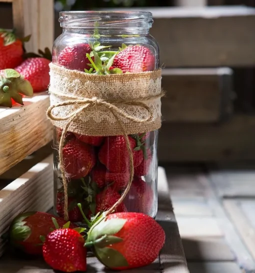Bag of 24 artificial red strawberries, 1,5"