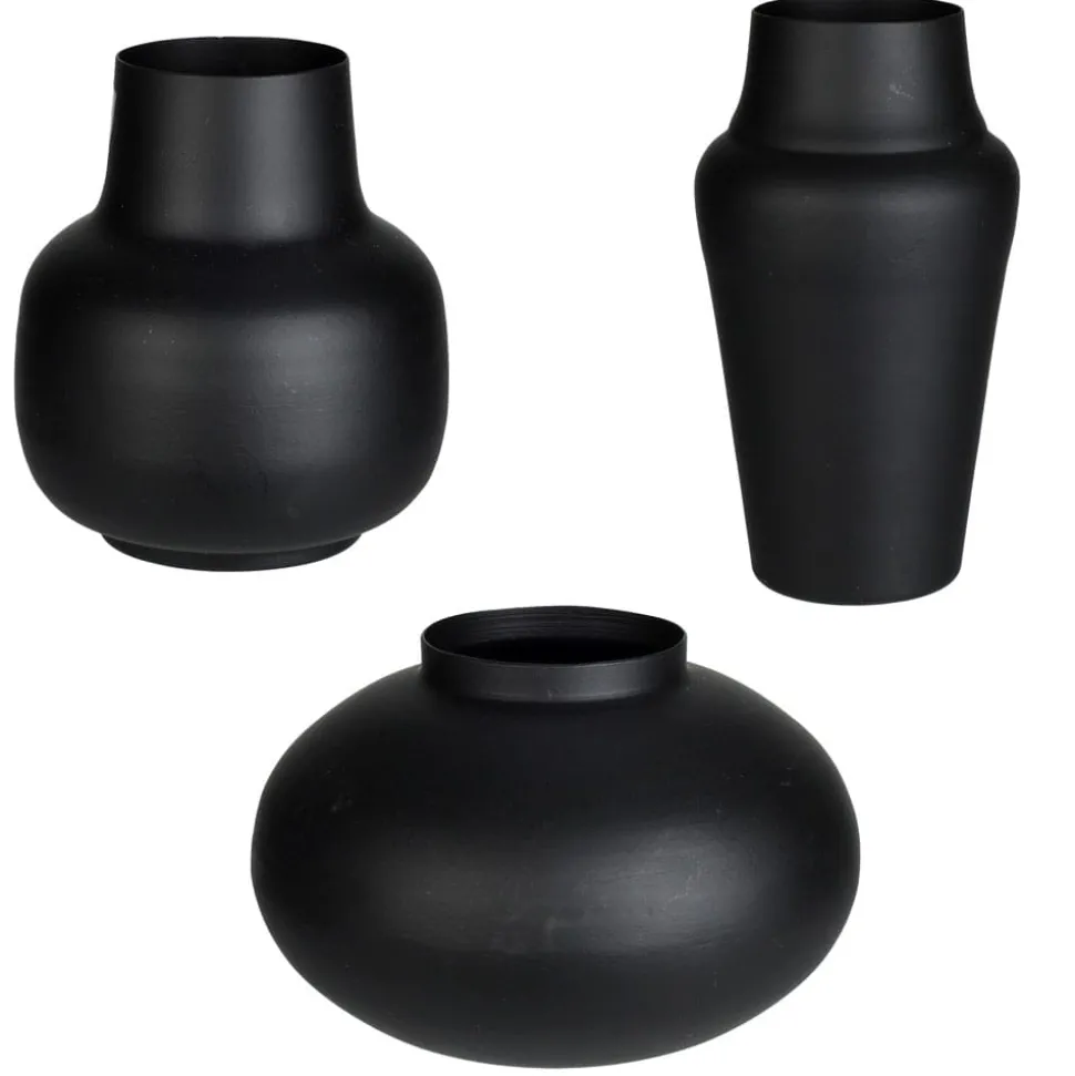 Black colored iron flower vase