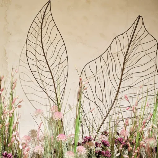 Black iron outdoor decorative leaf, 72 x 15,5"