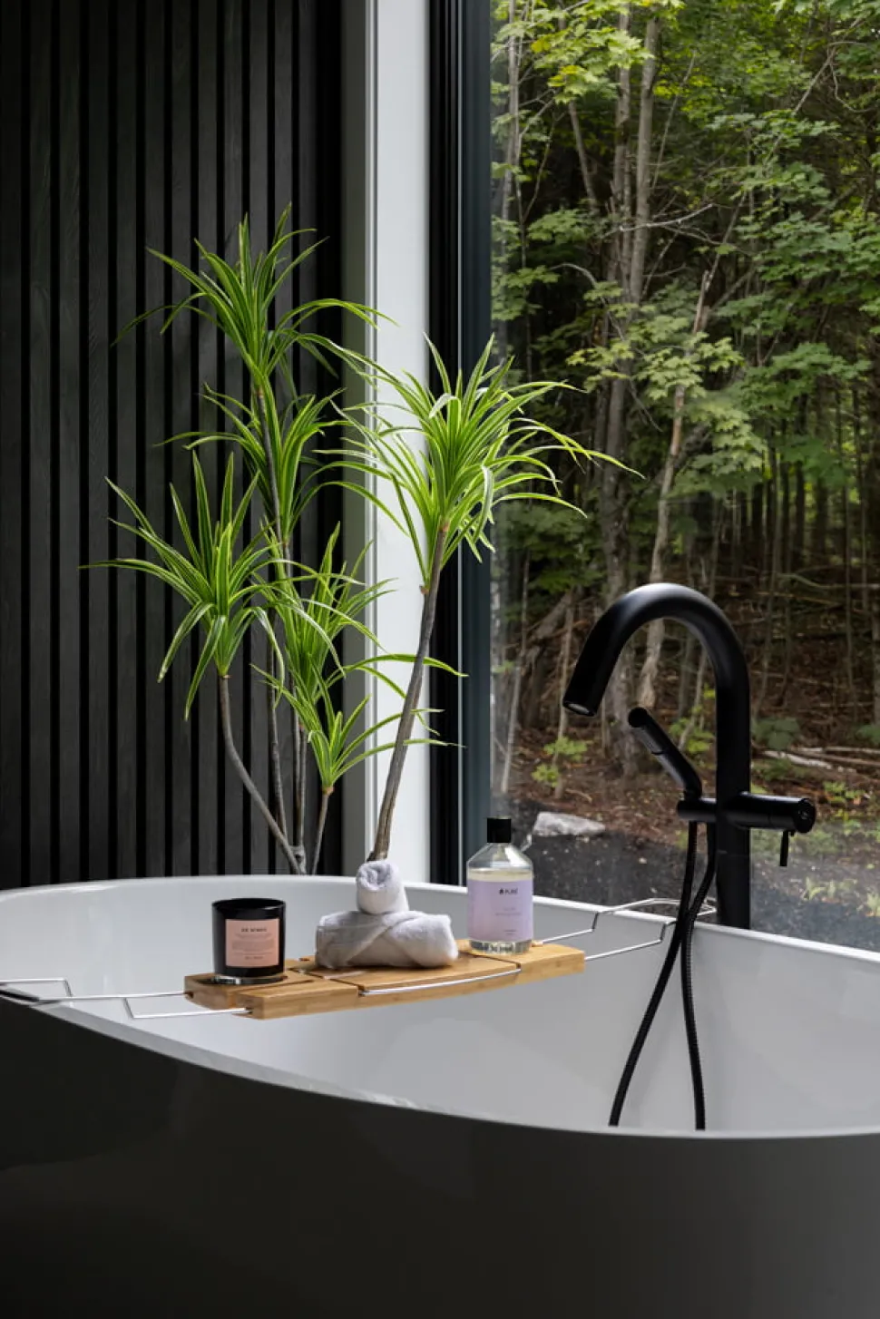 Dracaena vert artificiel, 57″