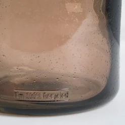 Petit vase de table en verre recyclé taupe, 10 x 8,5″