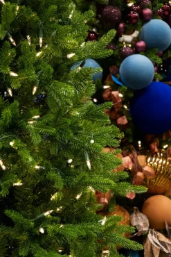 Pre-lit thin alps artificial Christmas tree, 7,5-12′