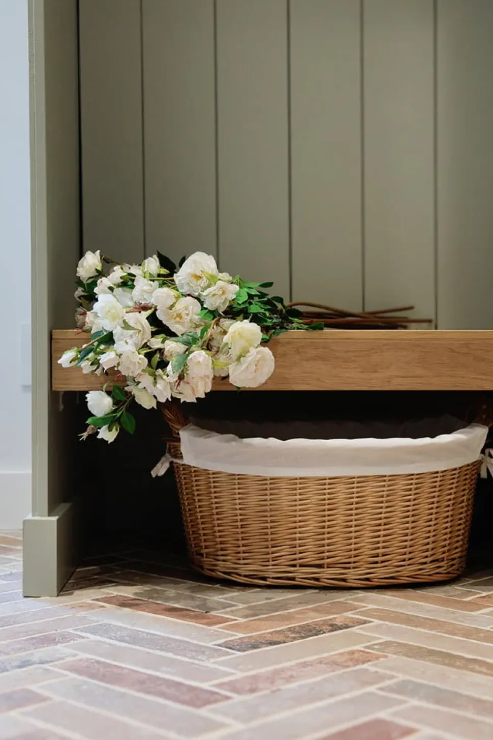 Real-touch artificial cream rose bouquet, 24″