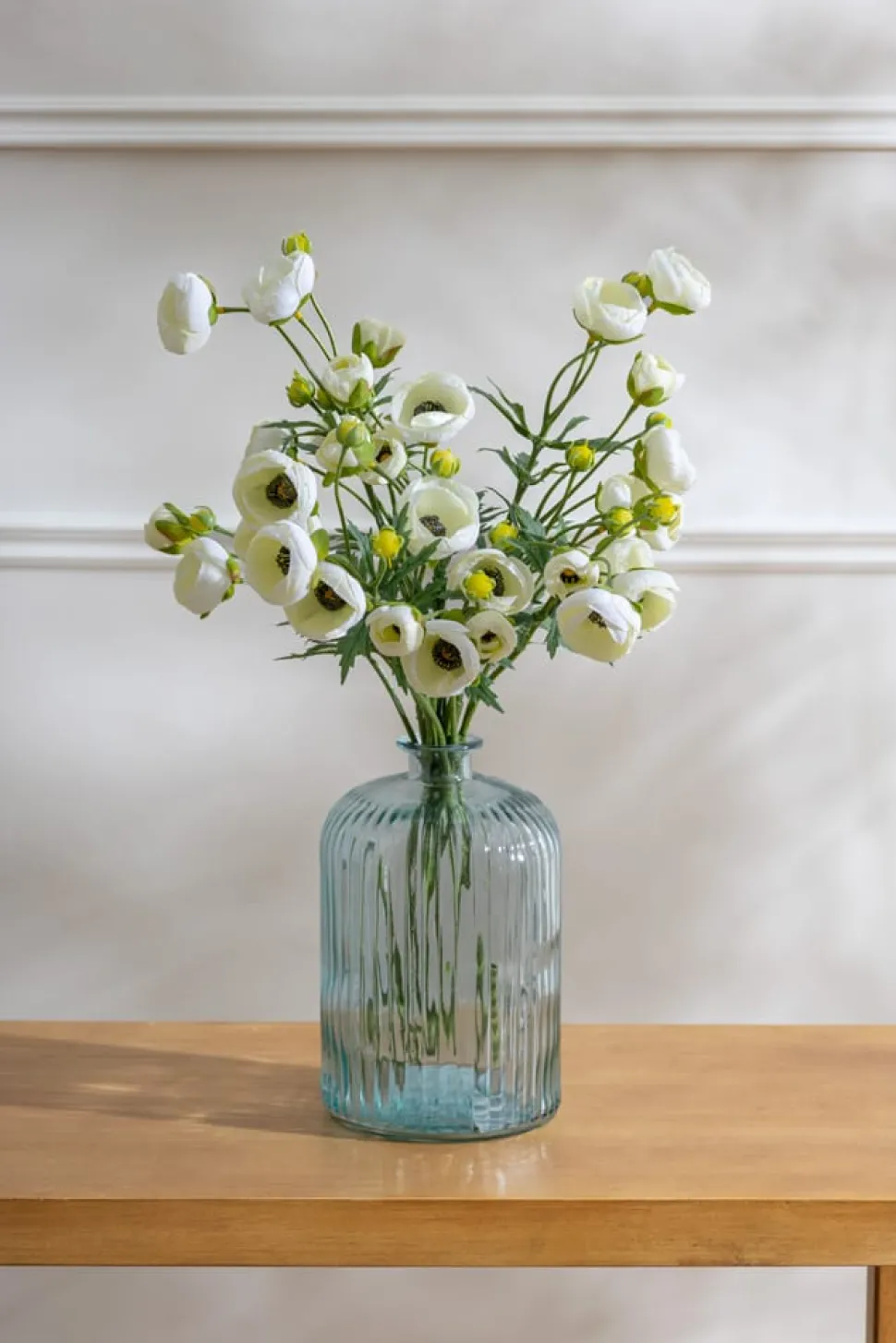 Vase soliflore bleu strié en verre recyclé, 9 x 6″